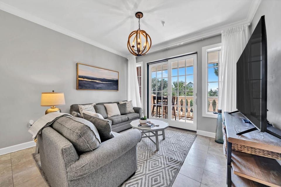 Overlooking 30A! Great Location! Easy Beach & Pool Access! House in Rosemary Beach