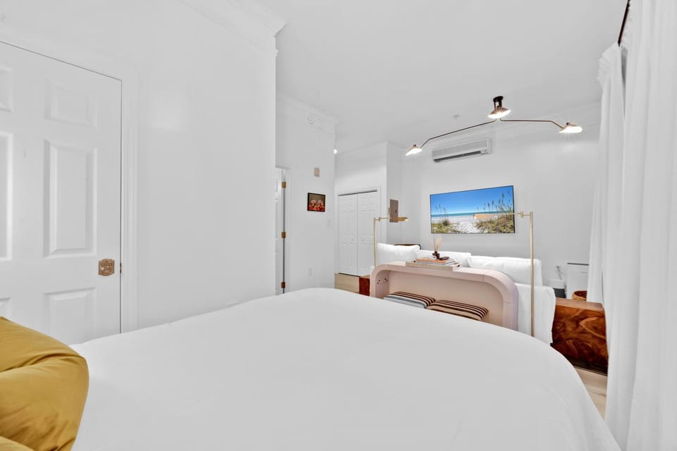 Village of South Walton Studio Ground Floor Easy Beach & Pool Access! House in Rosemary Beach