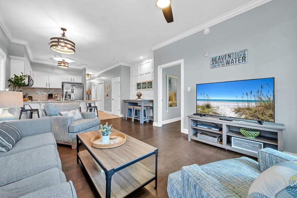 Stunning Village Condo, Overlooking 30A, Beautifully Decorated Recently Updated House in Rosemary Beach