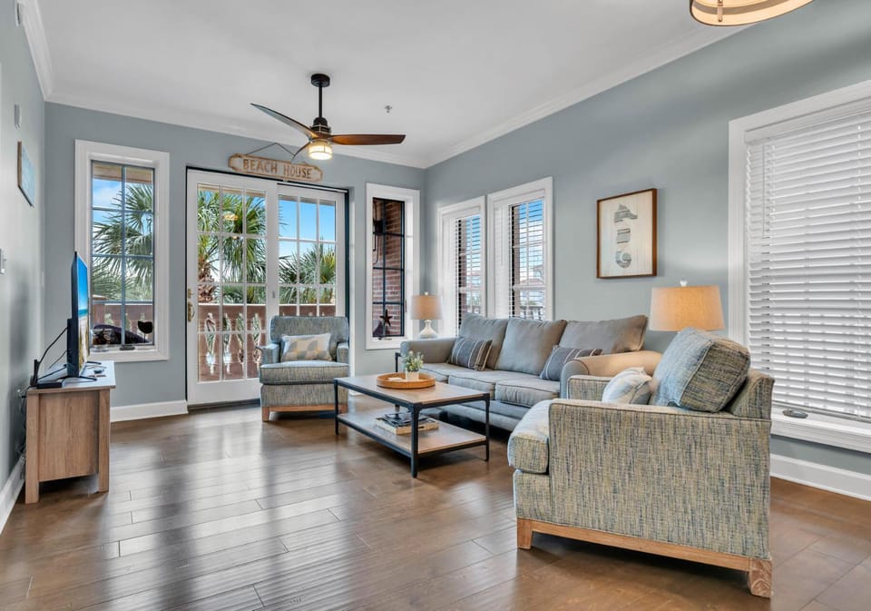 Stunning Village Condo, Overlooking 30A, Beautifully Decorated Recently Updated House in Rosemary Beach