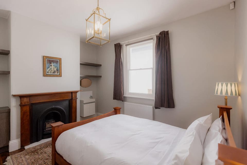 Connage - Historic Battery Point Police Station House in Hobart