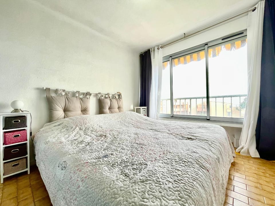 Appartement en bord de mer à Sète avec loggia, parking privé et accès direct à la plage - FR-1-338-566 Apartment in Occitanie