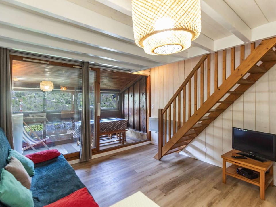 T2 rénové avec terrasse, parking privé, local vélos à Cauterets - FR-1-401-290 Apartment in Cauterets