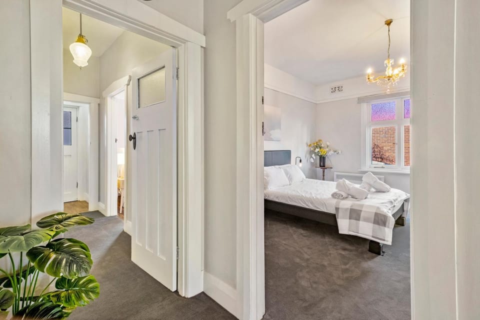 Sunny apartment on the fringe of the CBD Apartment in Tasmania