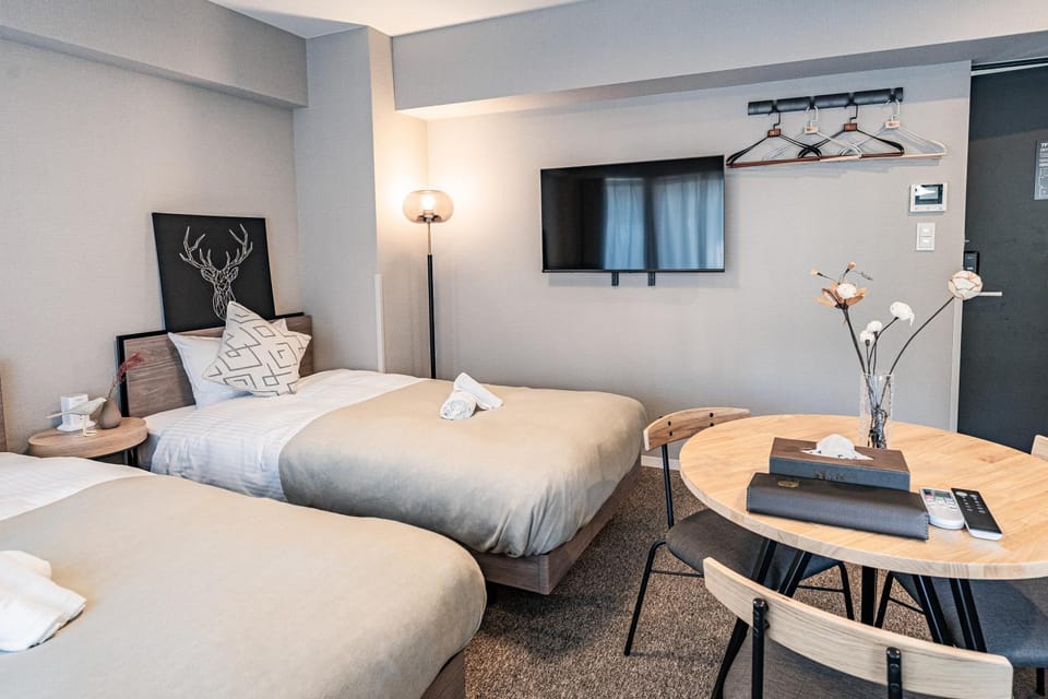 Bed, TV and multimedia, Living room, Photo of the whole room, Bedroom