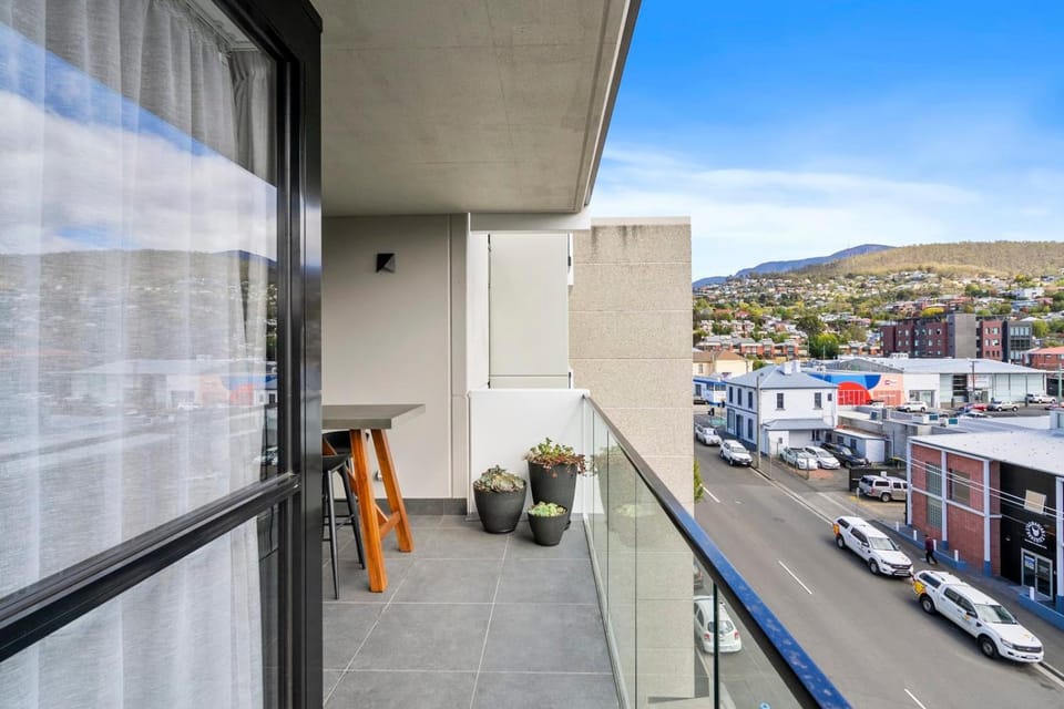Natural landscape, Balcony/Terrace, Street view