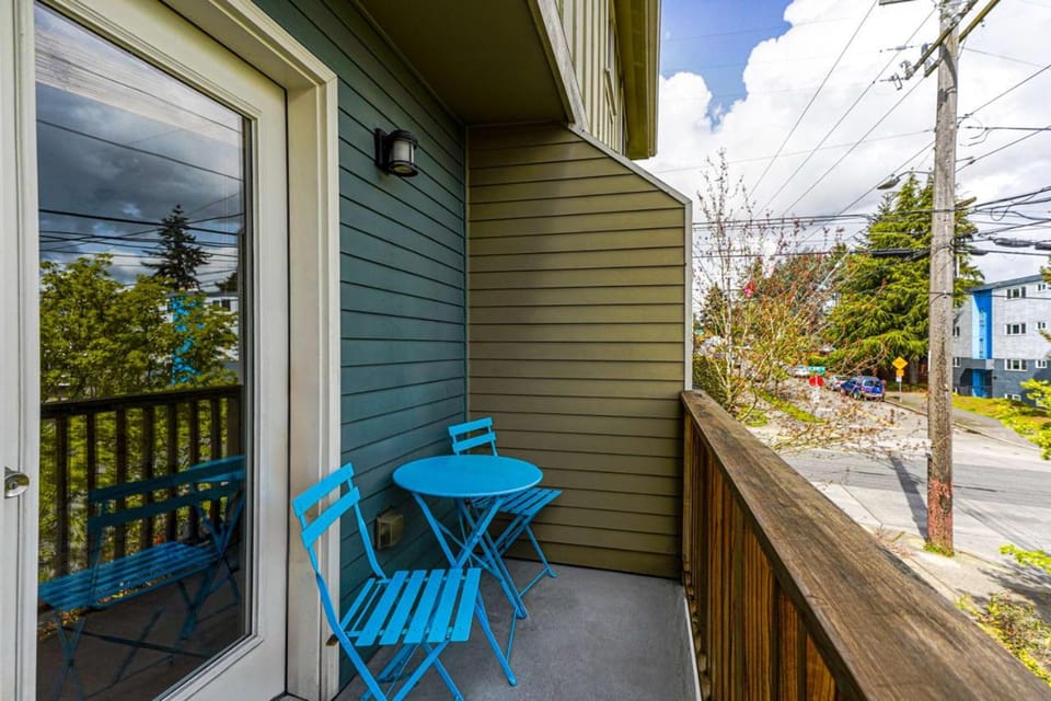 Stylish North Seattle Townhouse- Dual Master Suites House in Seattle
