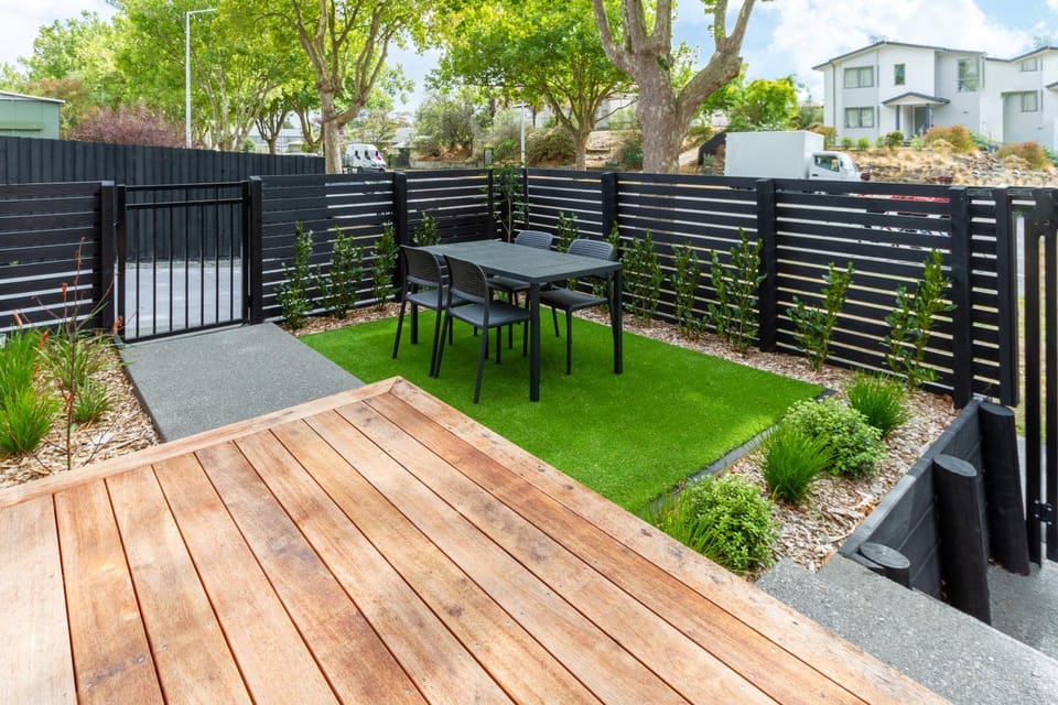 Patio, Facade/entrance, Day, Neighbourhood, Garden, View (from property/room), Seating area, Garden view
