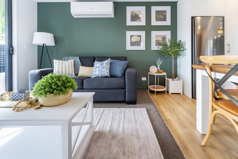 Living room, Photo of the whole room, Decorative detail, Dining area, air conditioner