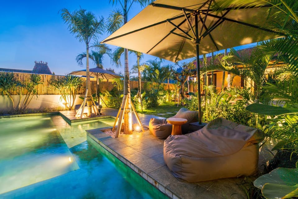Patio, Garden, Swimming pool, sunbed