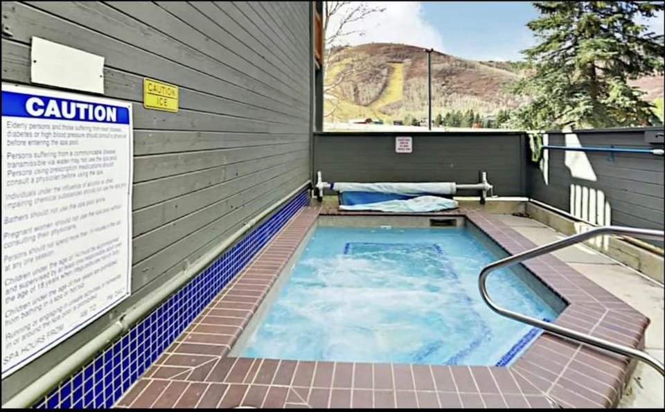 Snowflake Sanctuary Apartment in Park City