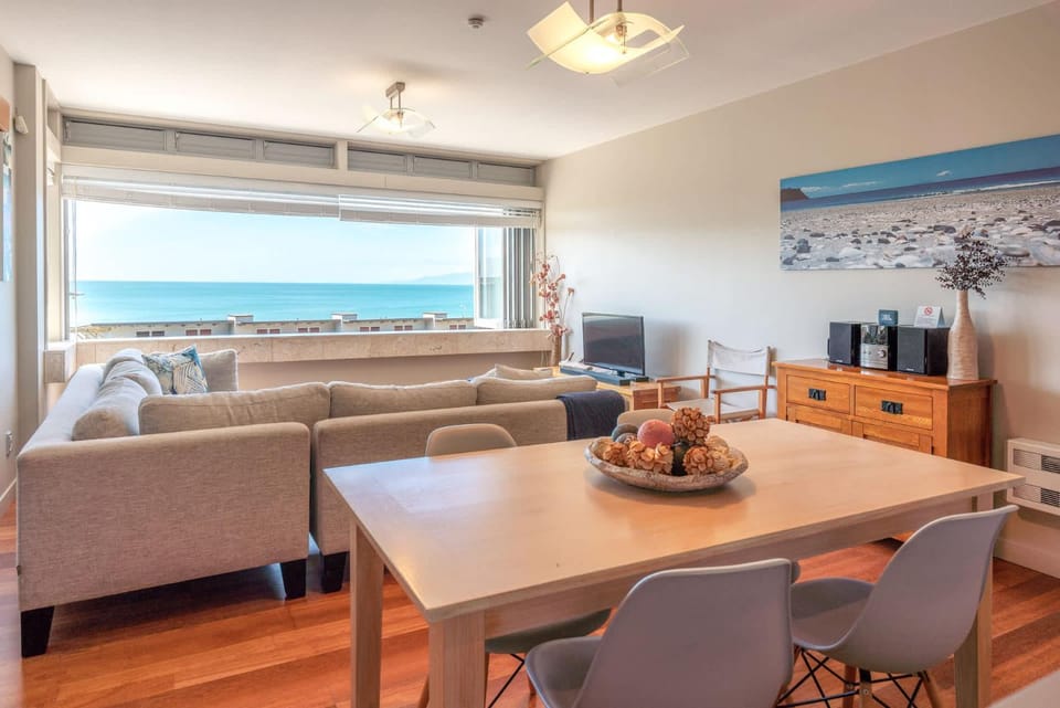 Natural landscape, Living room, Dining area, Sea view