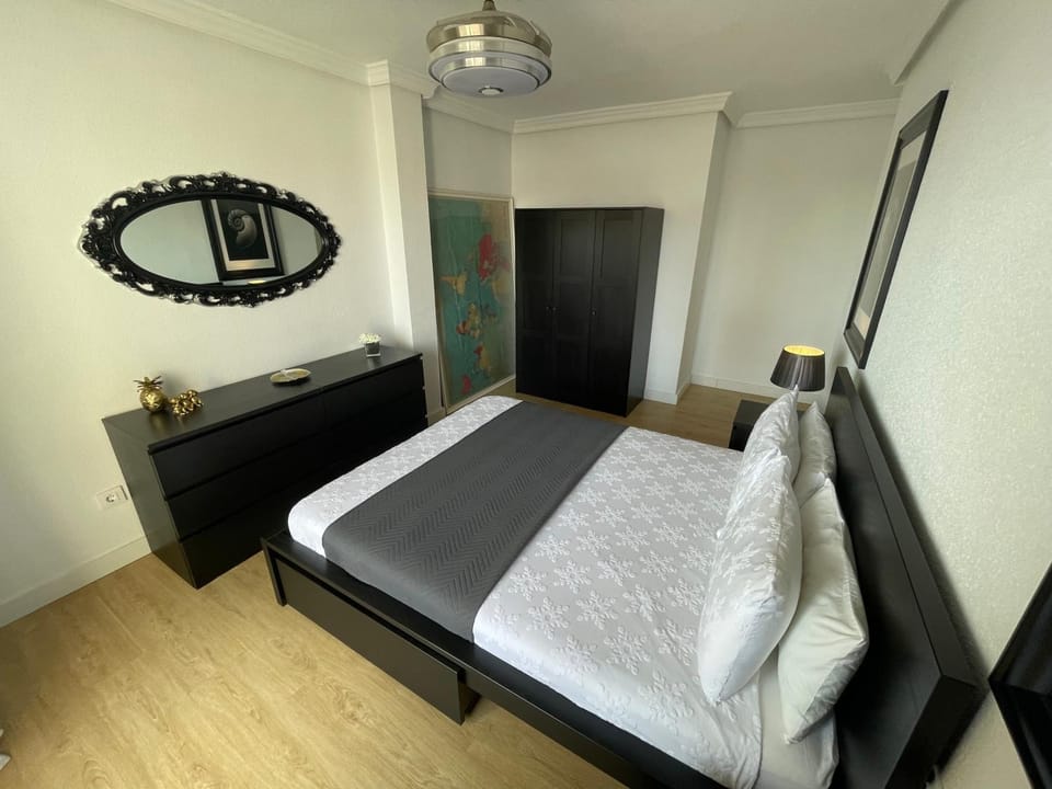 Bed, Photo of the whole room, Bedroom, wardrobe