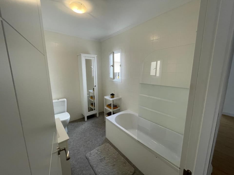 Bathroom, Bath