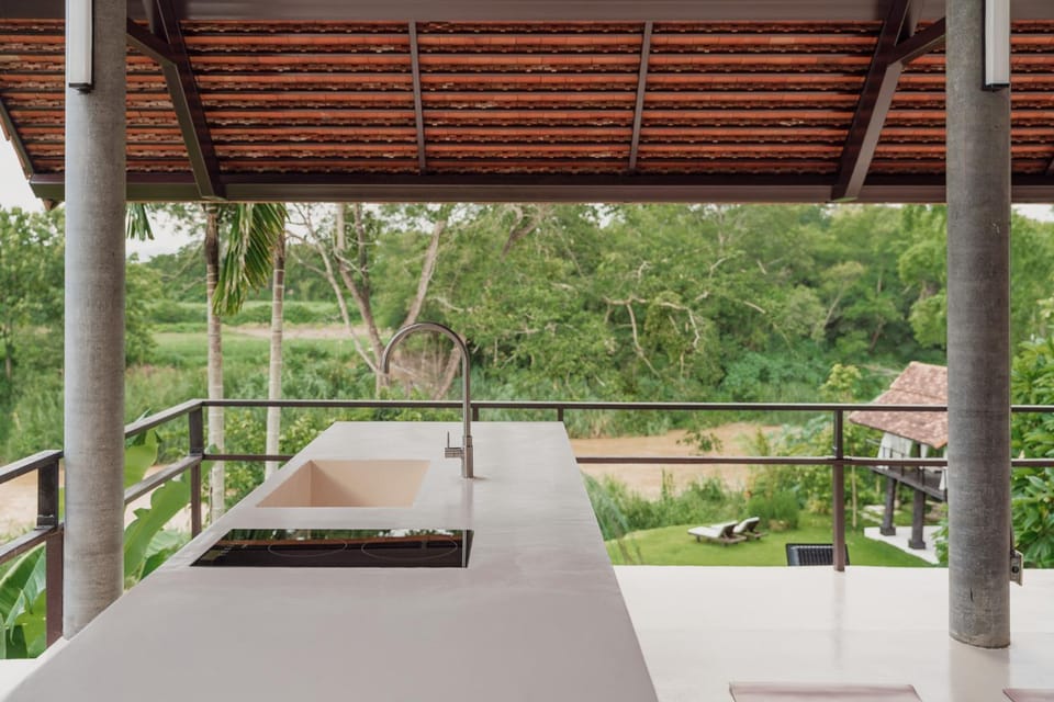 Balcony/Terrace, Kitchen or kitchenette, Dining area, River view