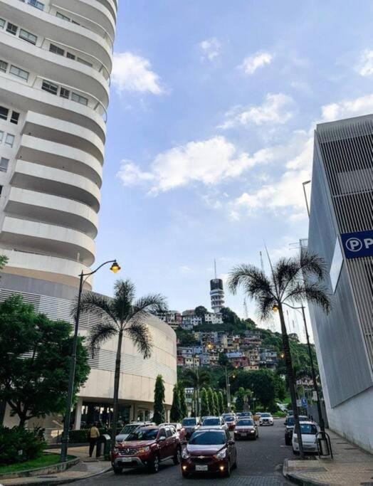 Airbnb Guayaquil, Puerto Santa Ana, Parking Apartment in Guayaquil