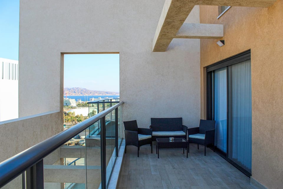 View (from property/room), Balcony/Terrace, Seating area, City view, Mountain view, Sea view