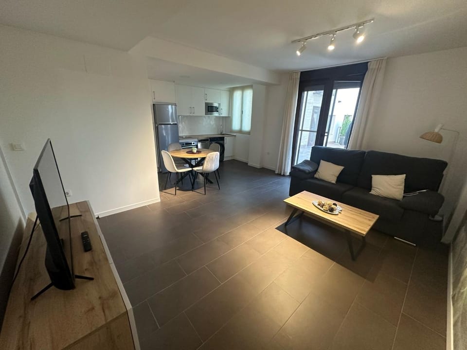Communal lounge/ TV room, TV and multimedia, Kitchen or kitchenette, Living room, Dining area