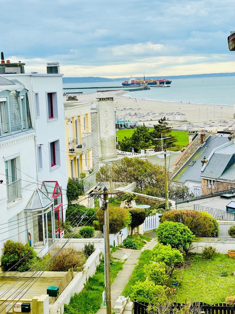 Neighbourhood, Natural landscape, Bird's eye view, Beach, City view, Sea view, Street view