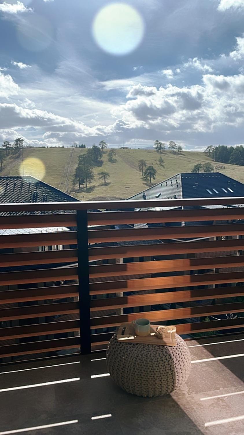 Natural landscape, View (from property/room), Balcony/Terrace