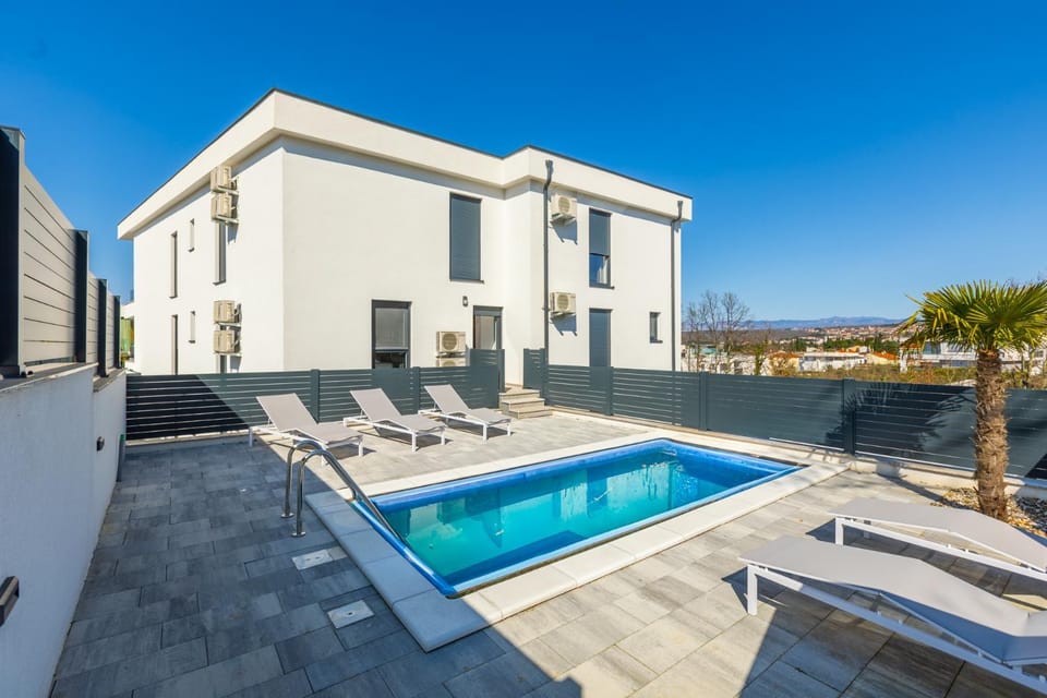 Aura Malinska - private pool Apartment in Primorje-Gorski Kotar County