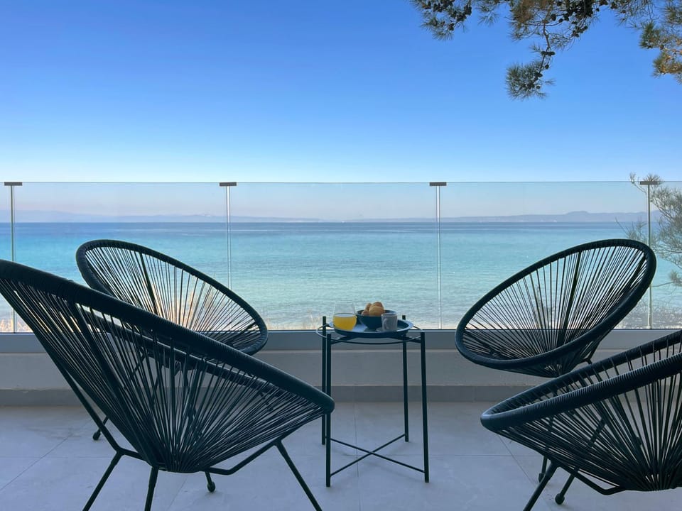 Natural landscape, View (from property/room), Balcony/Terrace, Beach, Sea view