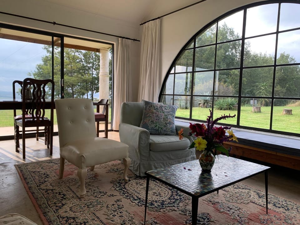 Living room, Dining area, Garden view