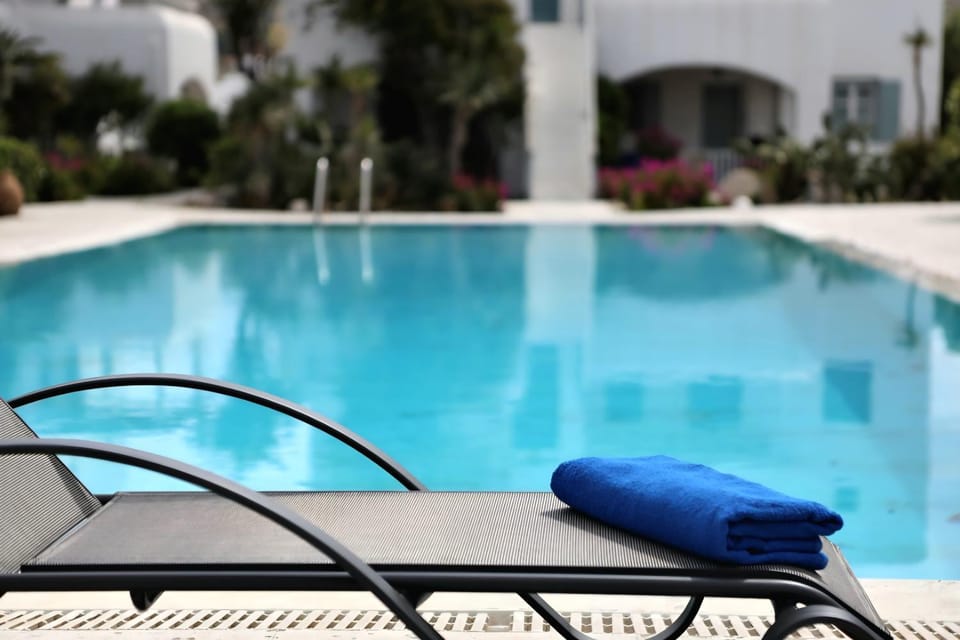 ILIOS COZY CYCLADIC POOLHOUSE MYKONOS with Security Guard House in Mykonos, Mikonos 846 00, Greece