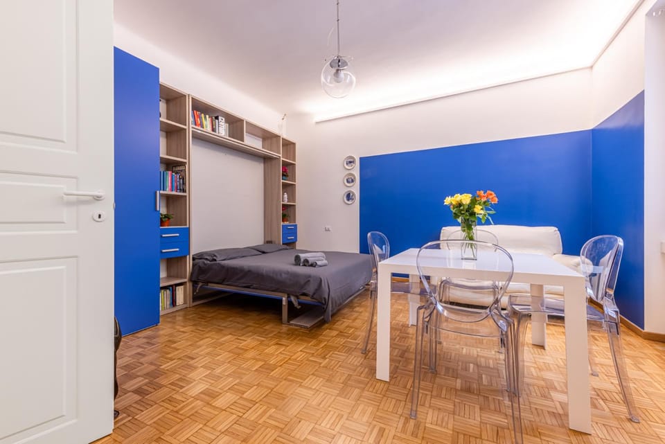 Bed, Library, Photo of the whole room, Seating area, Bedroom