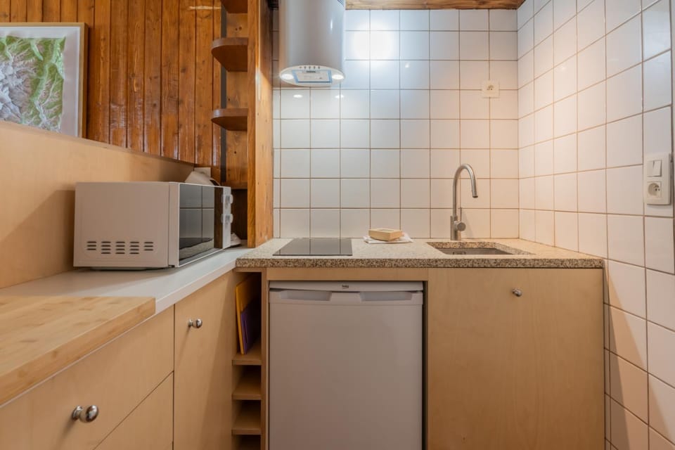 Studio de Balme w/Shared Pool & Near Slopes - Happy Rentals Apartment in Chamonix