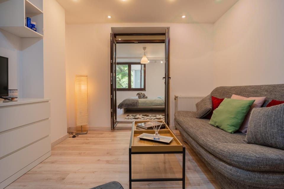 TV and multimedia, Living room, Bedroom