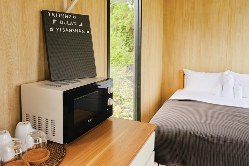 Bed, kitchen