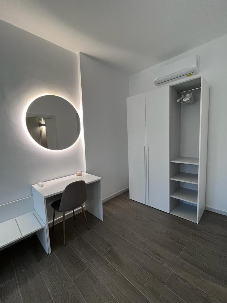 Bedroom, wardrobe