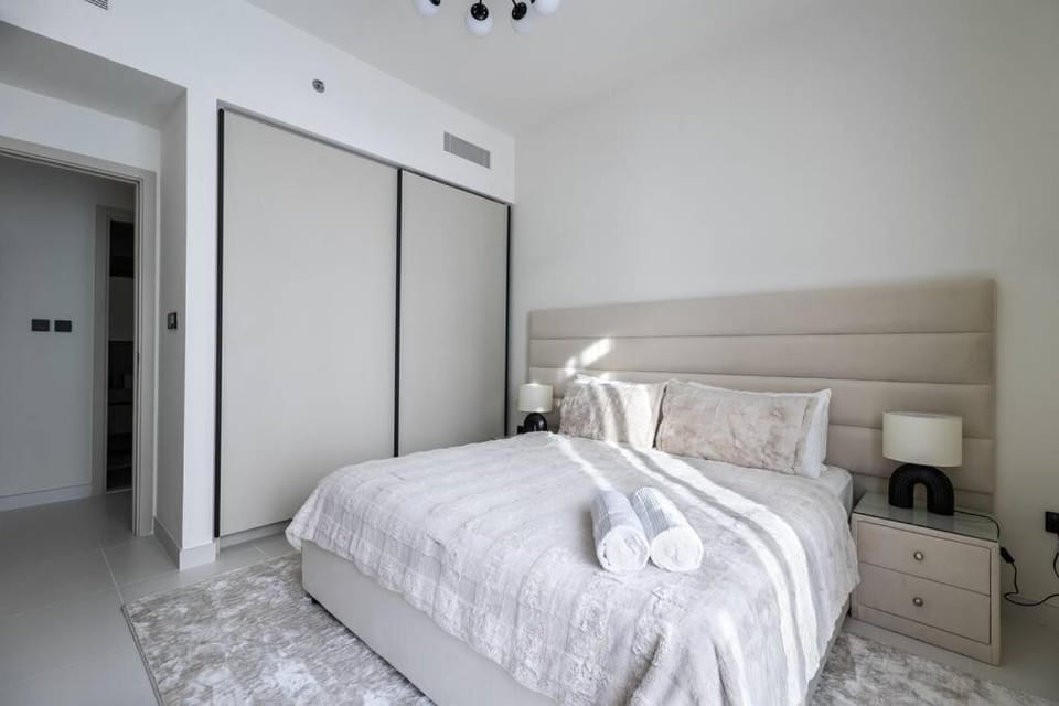 Goldbest - 2bdr Marina view Apartment in Dubai