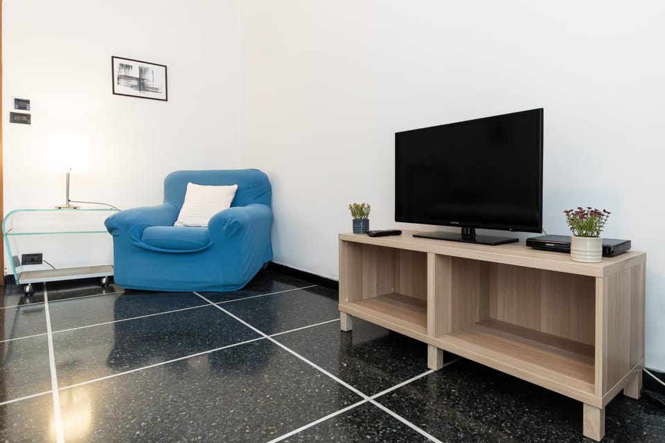 Communal lounge/ TV room, TV and multimedia, Living room, Evening entertainment