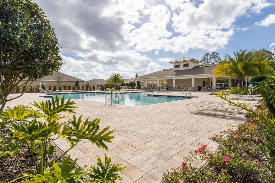 Swimming pool, Swimming pool