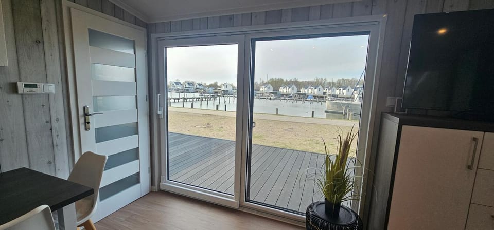 View (from property/room), Balcony/Terrace, Dining area