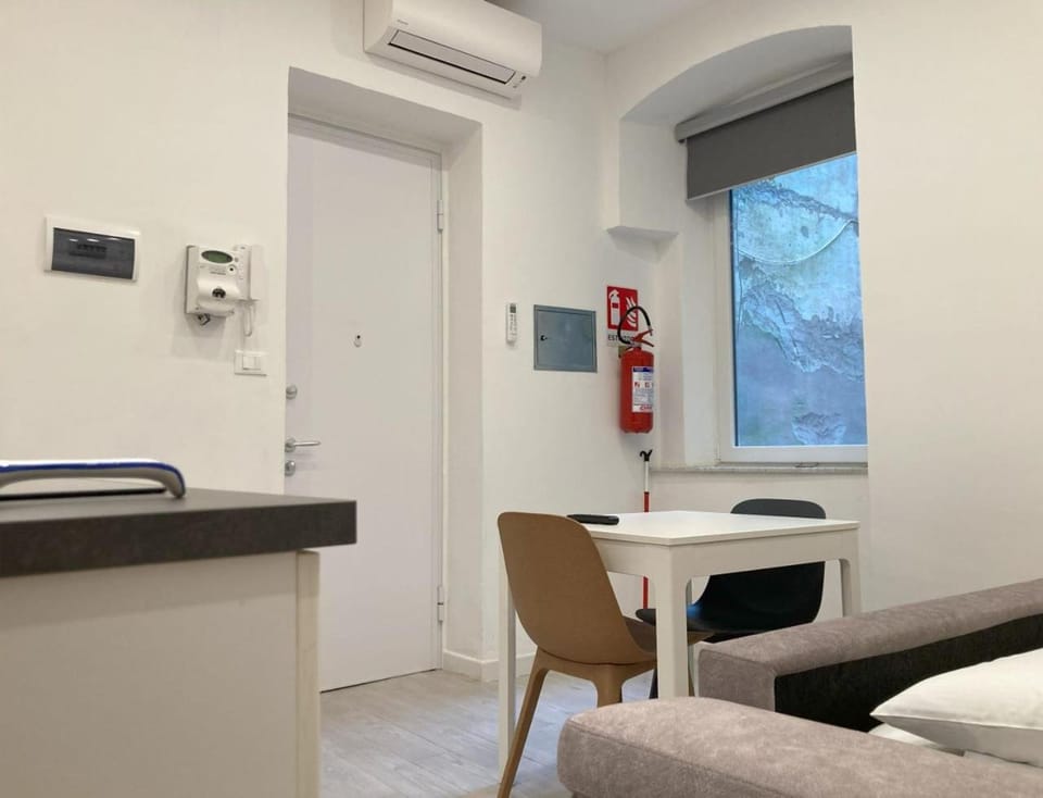 Photo of the whole room, Seating area, air conditioner