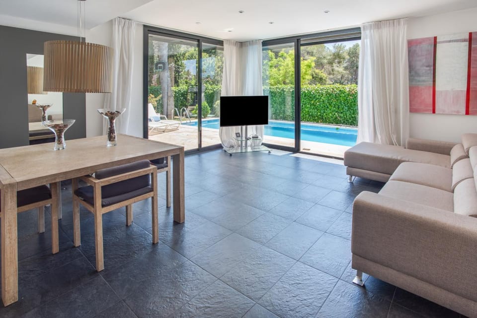 Property building, Living room