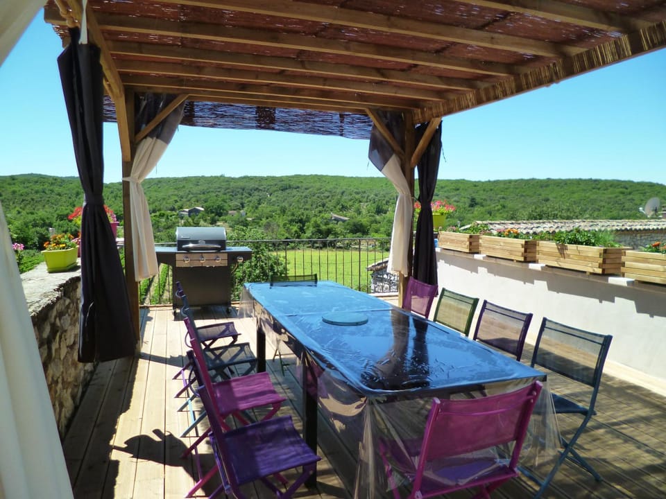 Patio, Internal: Not applicable to any particular room