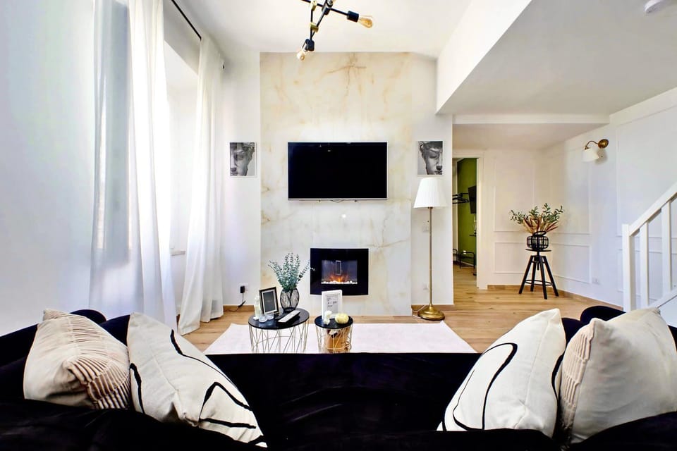 Communal lounge/ TV room, Living room