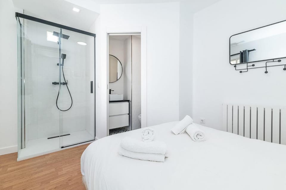 Shower, Bathroom, Bedroom