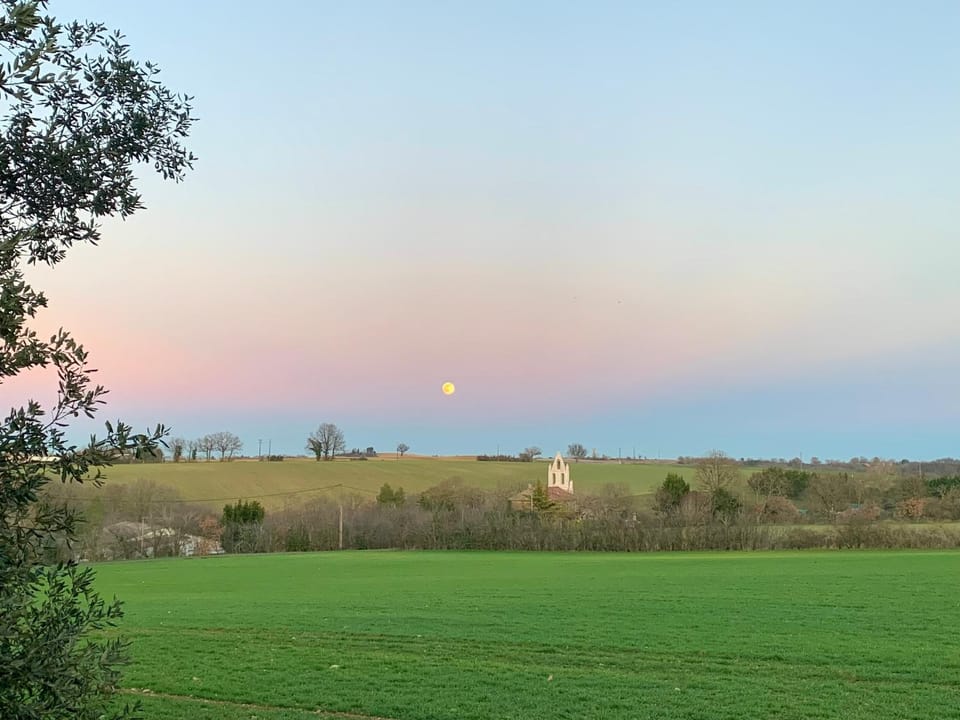 Gîte au calme, à la campagne House in Occitanie