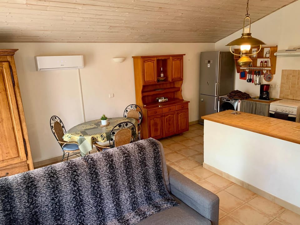 Gîte au calme, à la campagne House in Occitanie