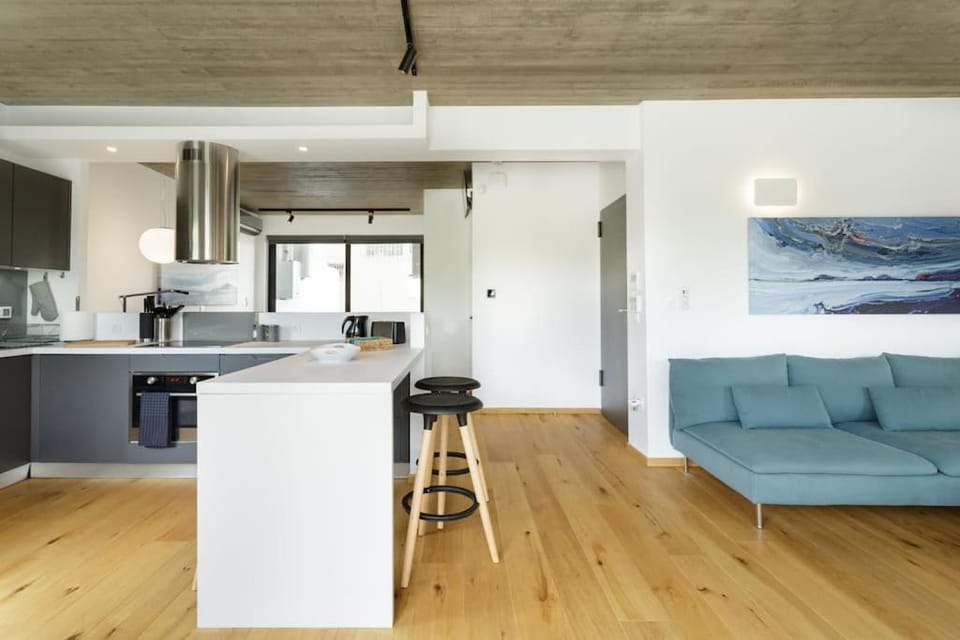 The Hostmaster Persephone Turquoise Opulence 1st floor Apartment in Athens