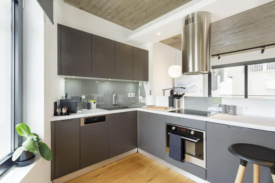 The Hostmaster Persephone Turquoise Opulence 1st floor Apartment in Athens