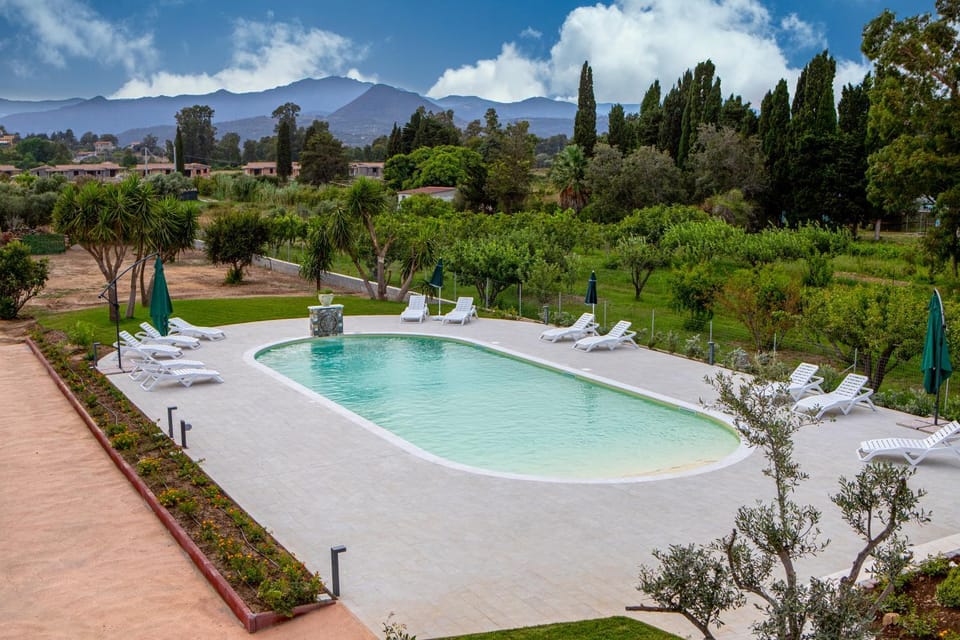 Acquamarina, appartamenti sul mare con piscina Apartment in Sardinia