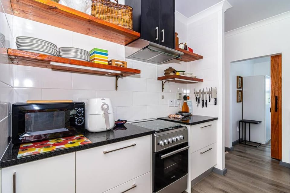 Kitchen or kitchenette, minibar, pet friendly, stove, toaster