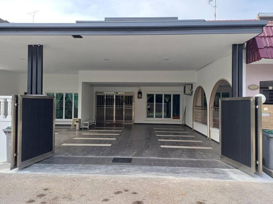 Homely Homestay Malacca Taman SeaView House in Malacca
