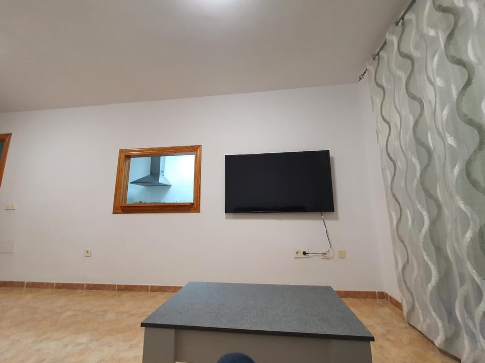 Communal lounge/ TV room, TV and multimedia